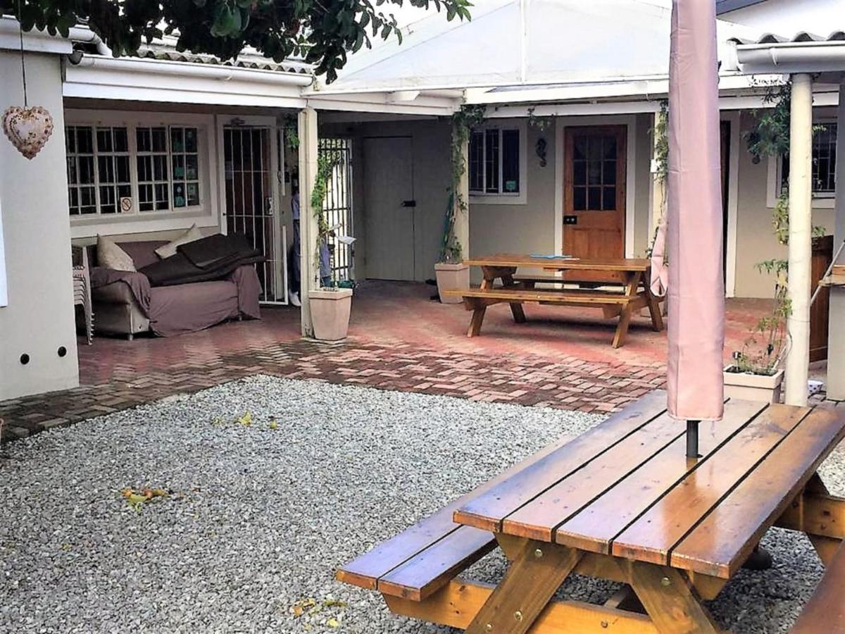 Keedols Inn & Backpackers Knysna Extérieur photo