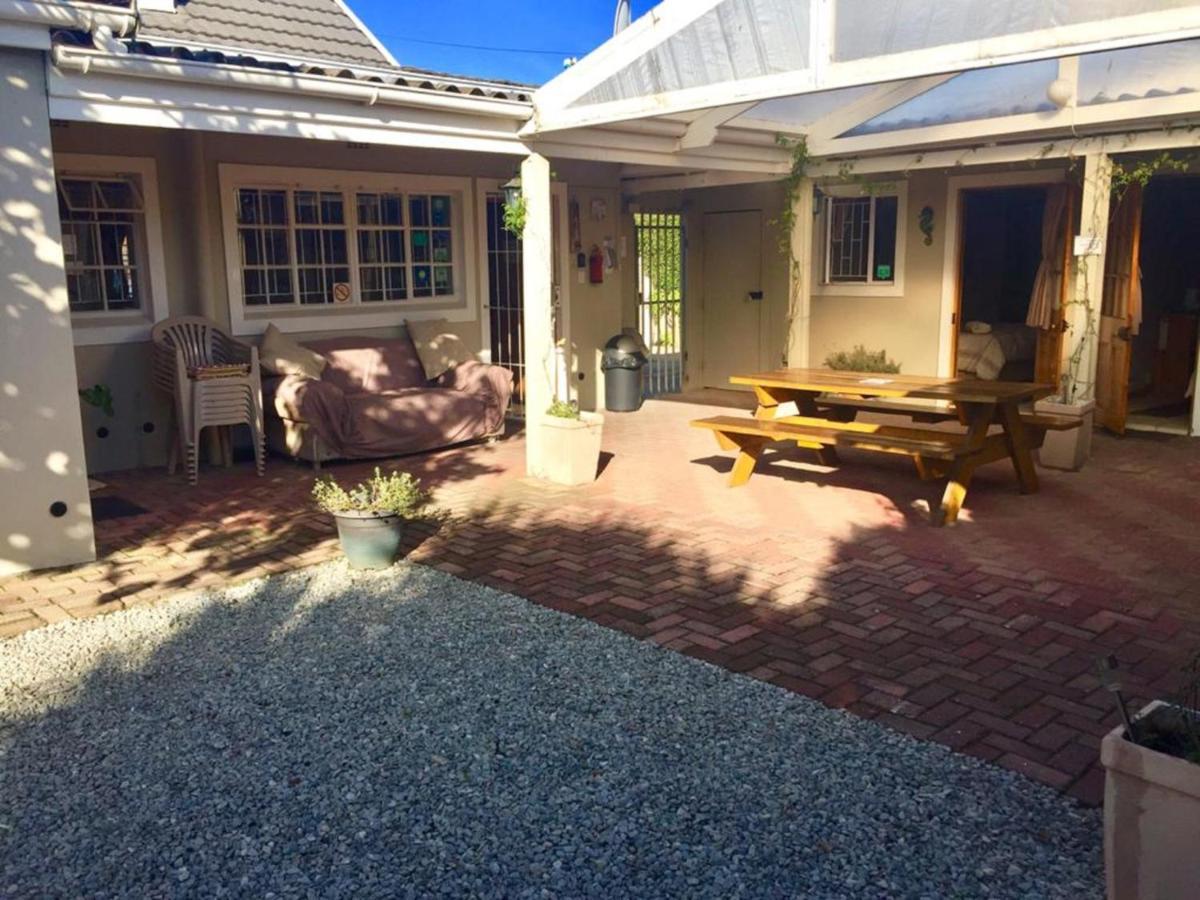 Keedols Inn & Backpackers Knysna Extérieur photo