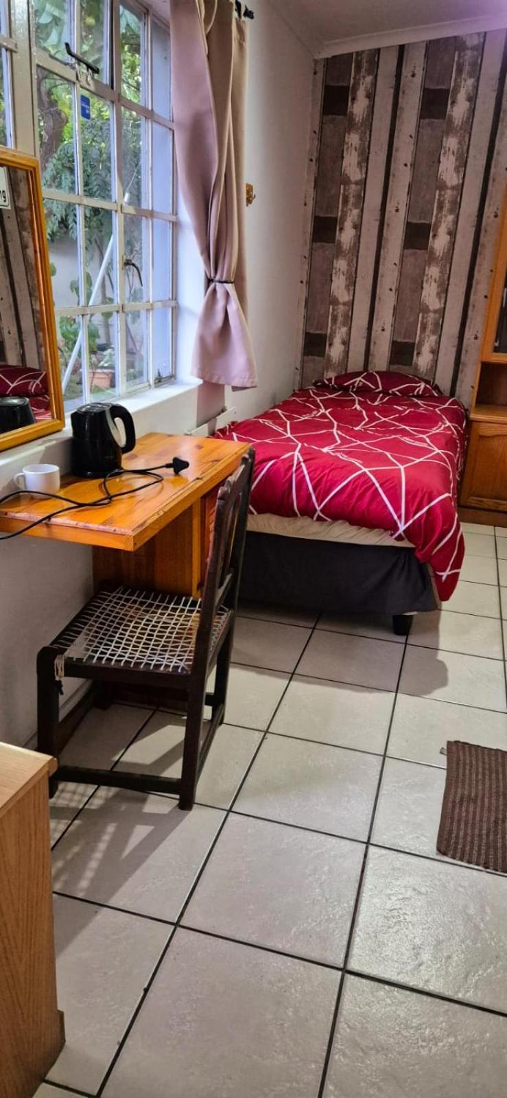 Keedols Inn & Backpackers Knysna Extérieur photo